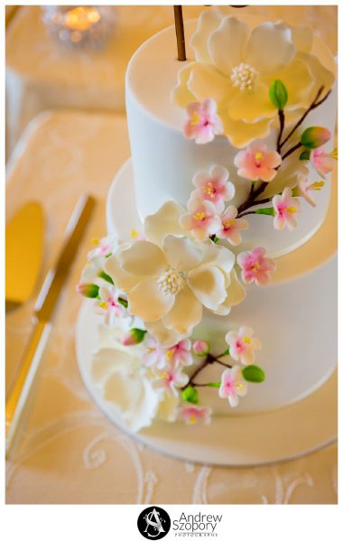 Reception detail of room at Mulgoa Valley Receptions wedding cake close up